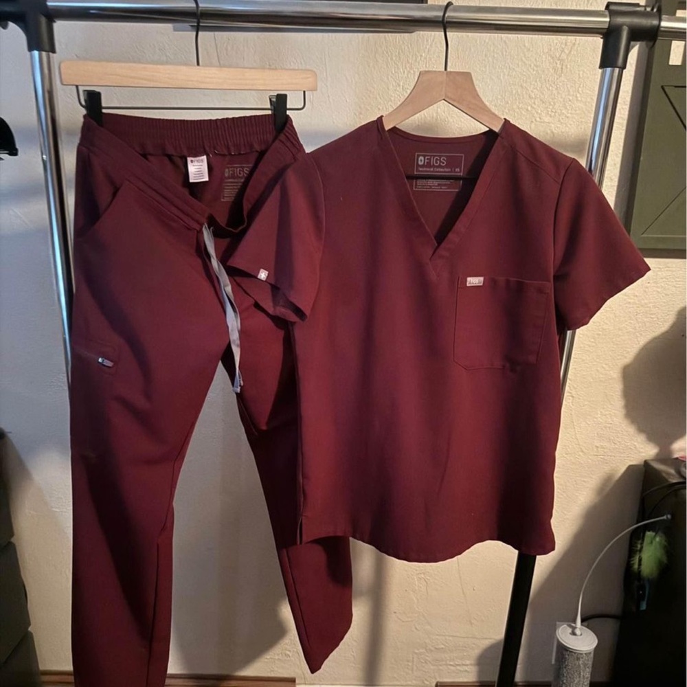 XS burgundy figs set